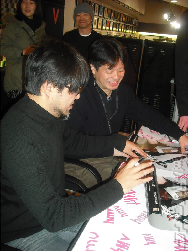 Fans Flock To Meet Final Fantasy XIII Developers News image