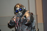 Gears of War 2 Dated PLUS Life-Sized Weaponry Coming! News image