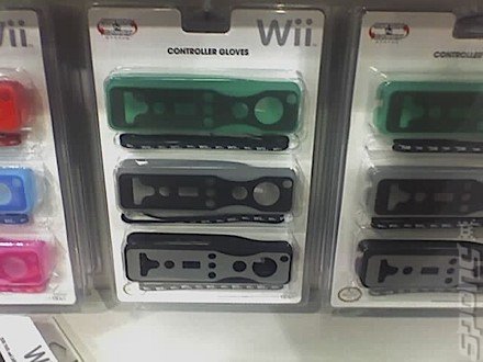 Wii-Mote Rubber Gloves: Details and Pics News image