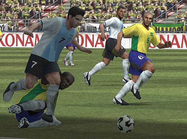 Pro Evolution Soccer 5 Goes Straight to Number One News image